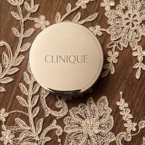Clinique Shiny Silver Compact